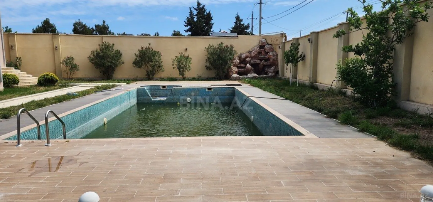 Kirayə verilir 6 otaqlı həyət evi 320 m²