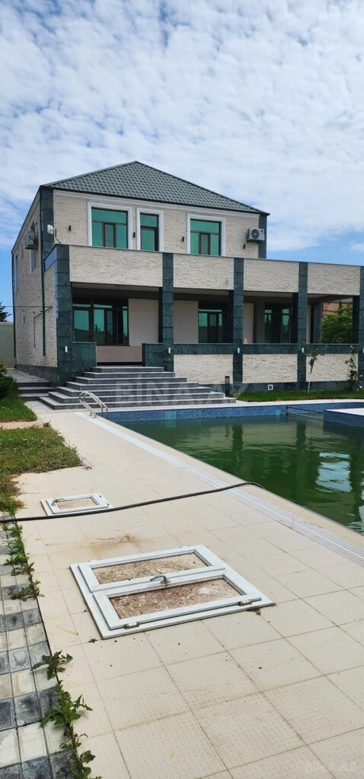 Kirayə verilir 6 otaqlı həyət evi 350 m²