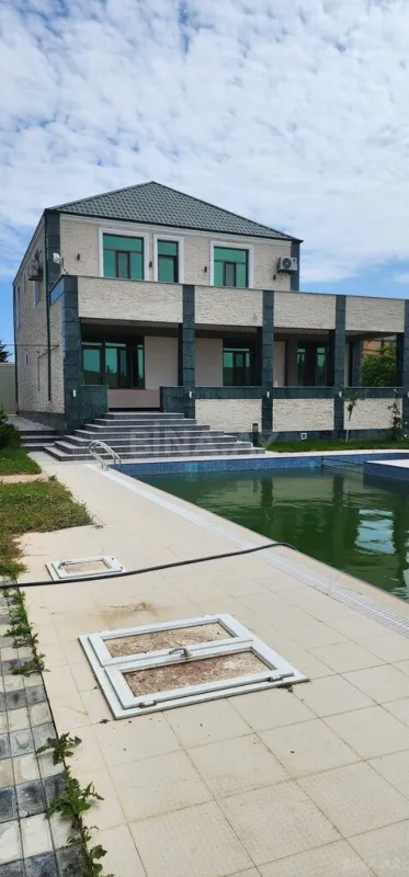 Kirayə verilir 6 otaqlı həyət evi 350 m²