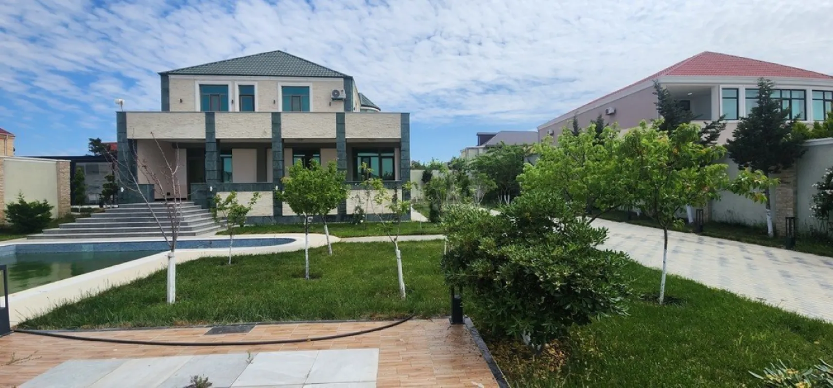 Kirayə verilir 6 otaqlı həyət evi 350 m²