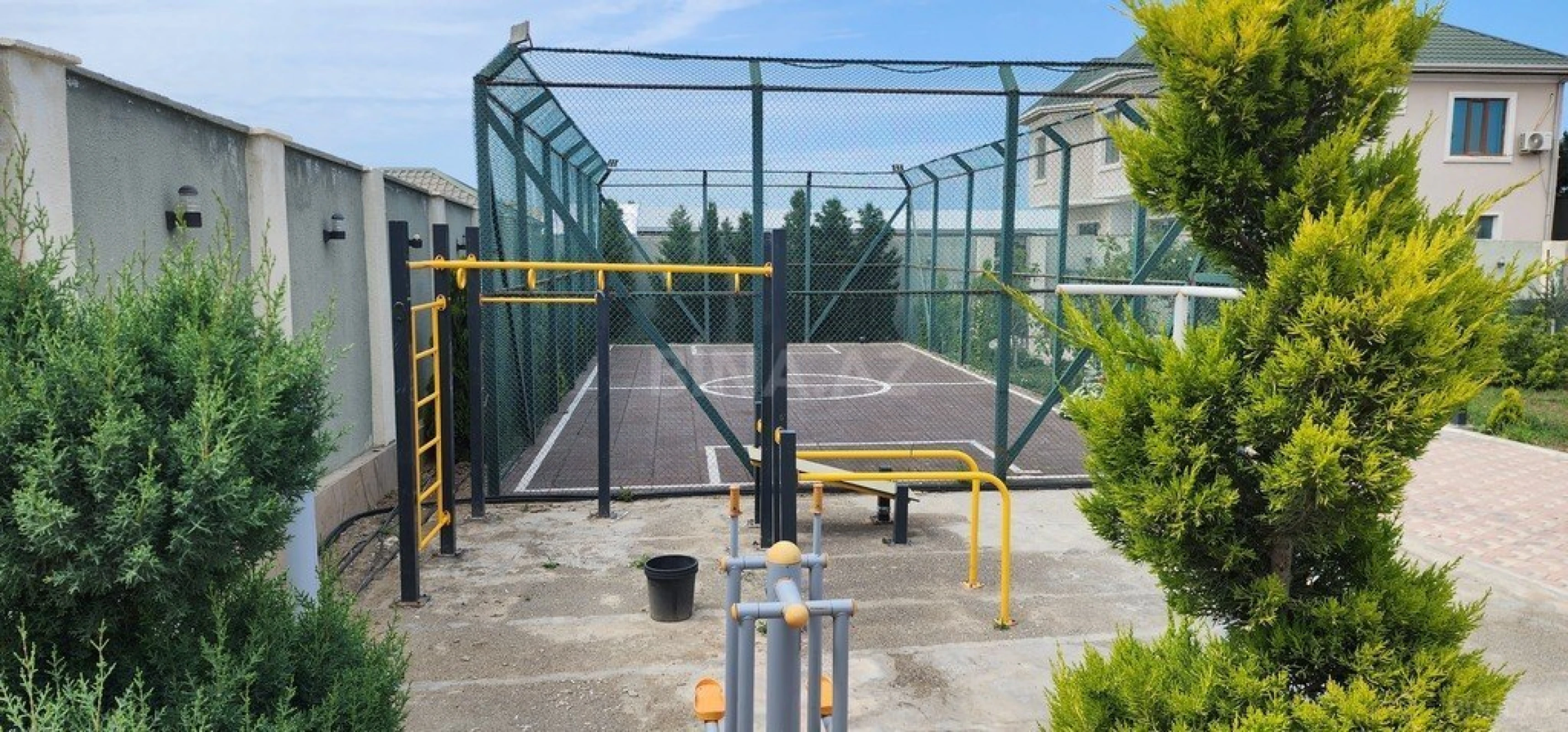 Kirayə verilir 6 otaqlı həyət evi 350 m²