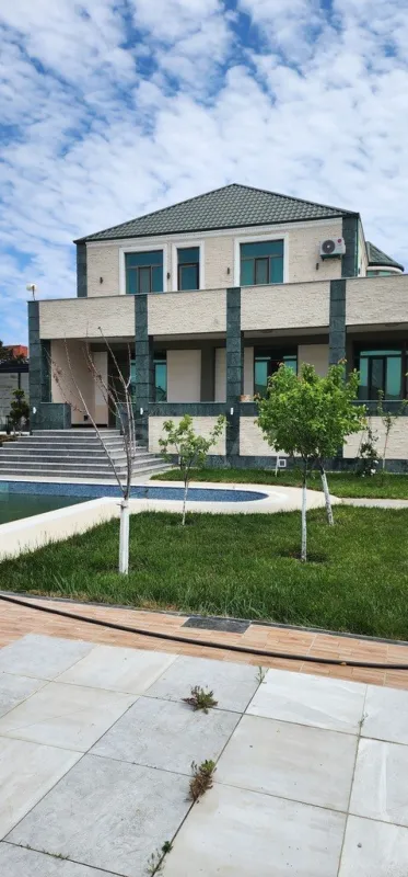 Kirayə verilir 6 otaqlı həyət evi 350 m²