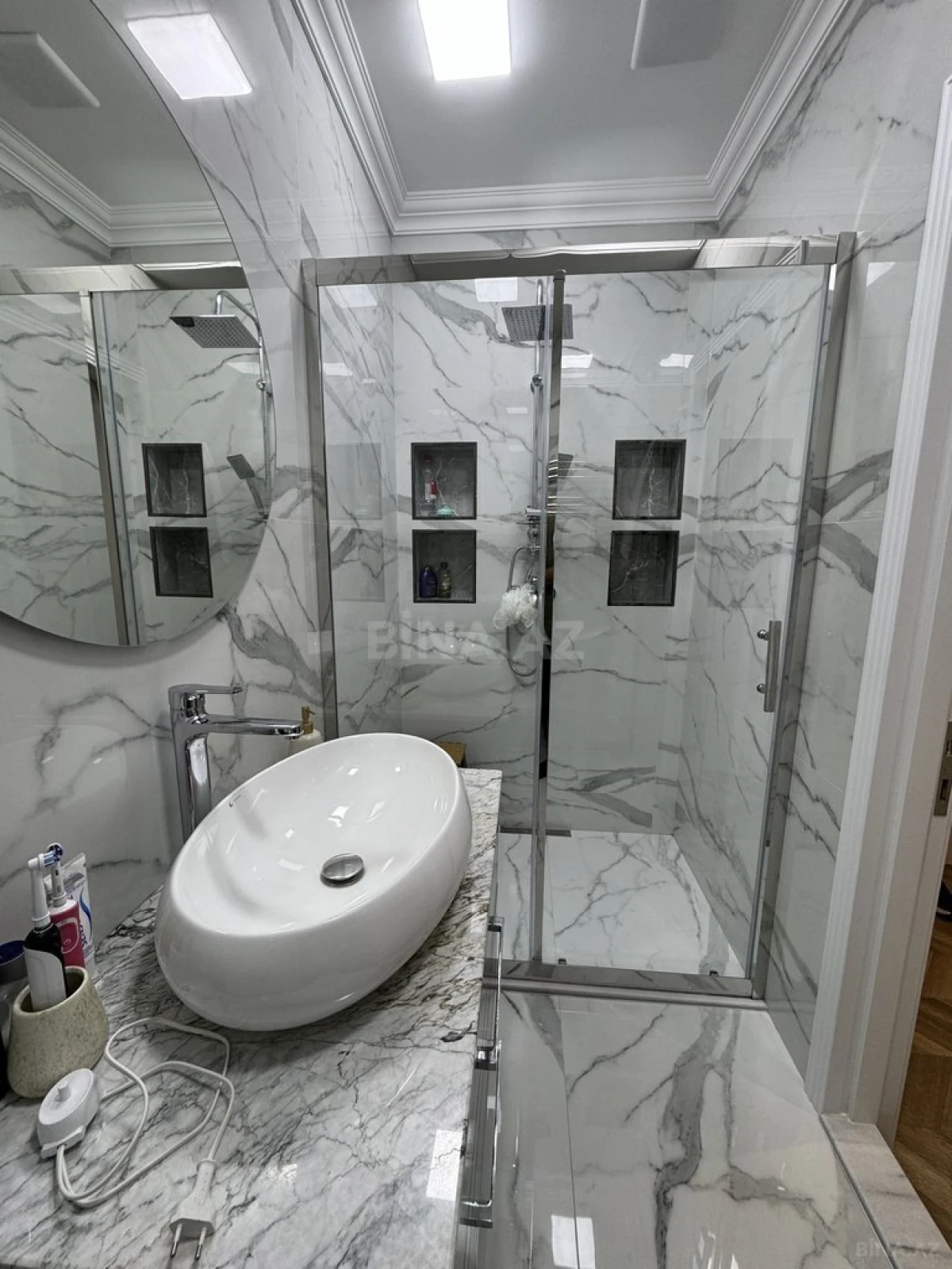 Satılır 3 otaqlı mənzil 131 m²