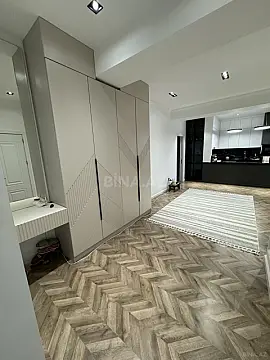 Satılır 3 otaqlı mənzil 131 m²