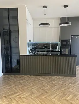 Satılır 3 otaqlı mənzil 131 m²