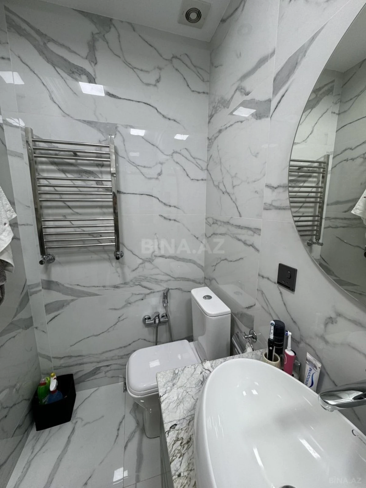 Satılır 3 otaqlı mənzil 131 m²