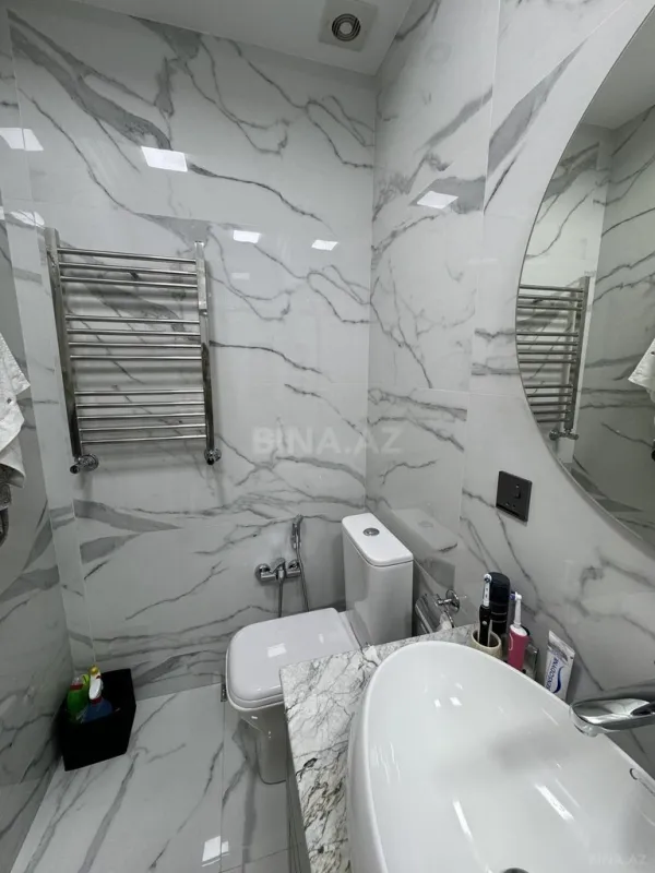 Satılır 3 otaqlı mənzil 131 m²