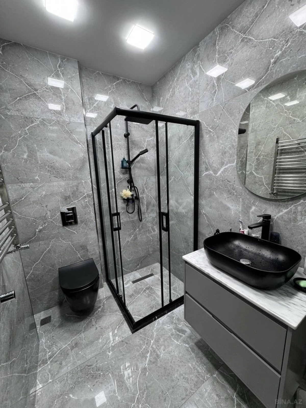 Satılır 3 otaqlı mənzil 131 m²