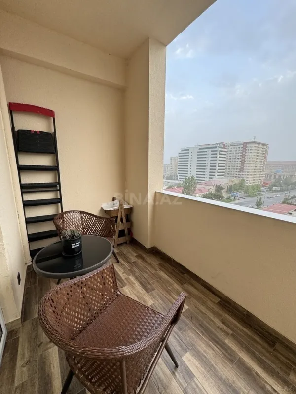 Satılır 3 otaqlı mənzil 131 m²