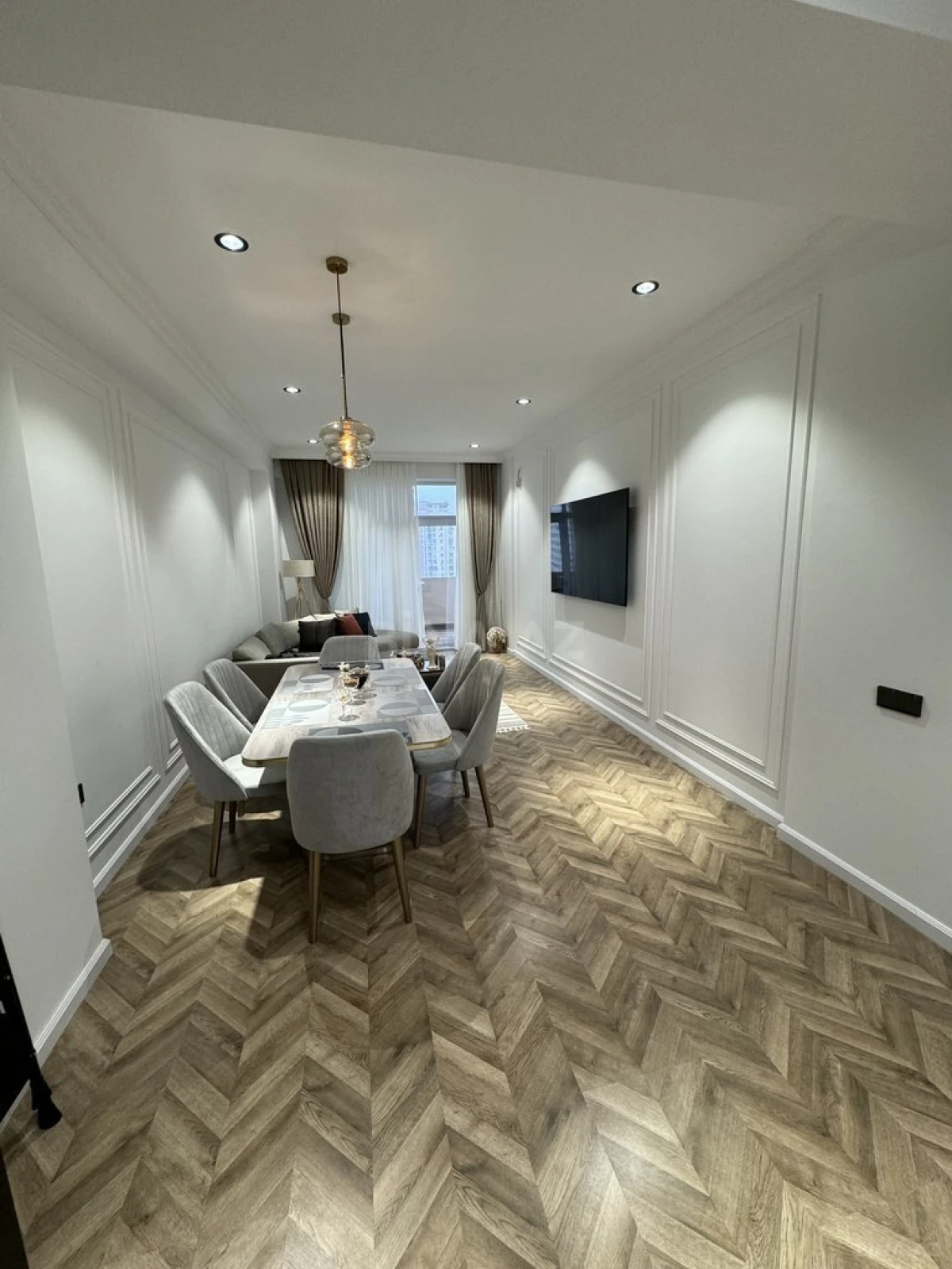 Satılır 3 otaqlı mənzil 131 m²