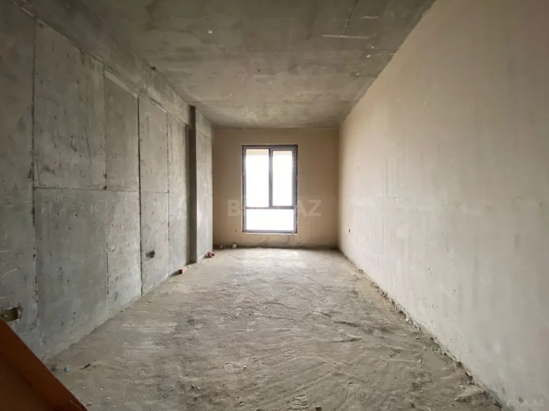 Satılır 4 otaqlı mənzil 250 m²