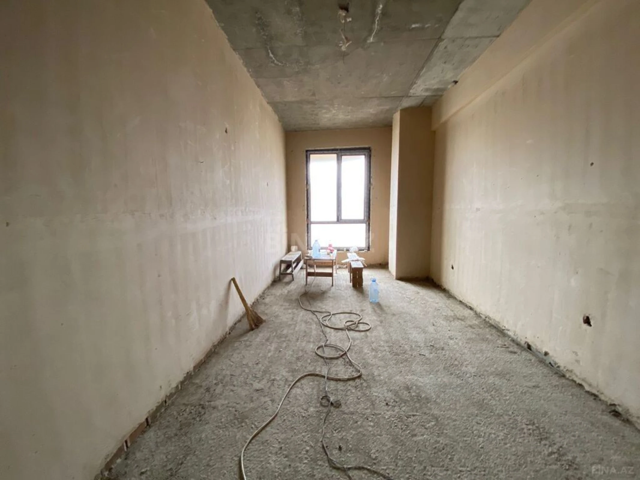 Satılır 4 otaqlı mənzil 250 m²