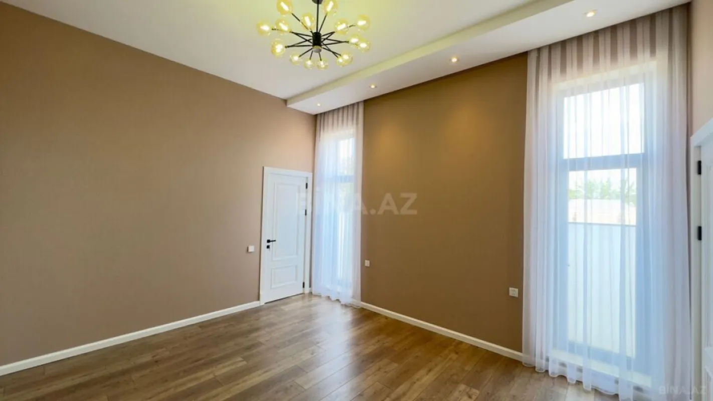 Satılır 6 otaqlı həyət evi 300 m²