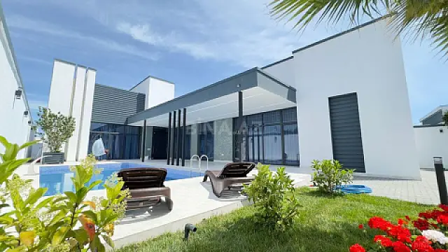 Satılır 6 otaqlı həyət evi 300 m²