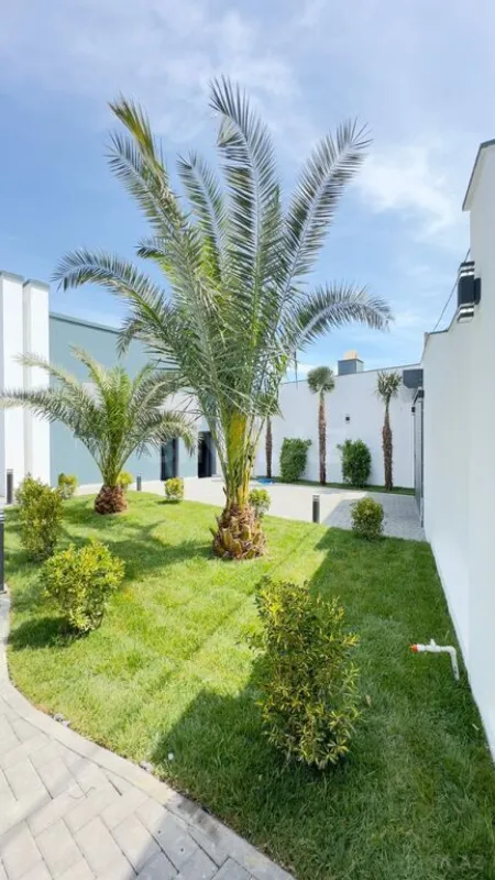 Satılır 6 otaqlı həyət evi 300 m²