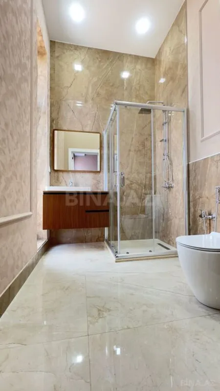 Satılır 6 otaqlı həyət evi 300 m²