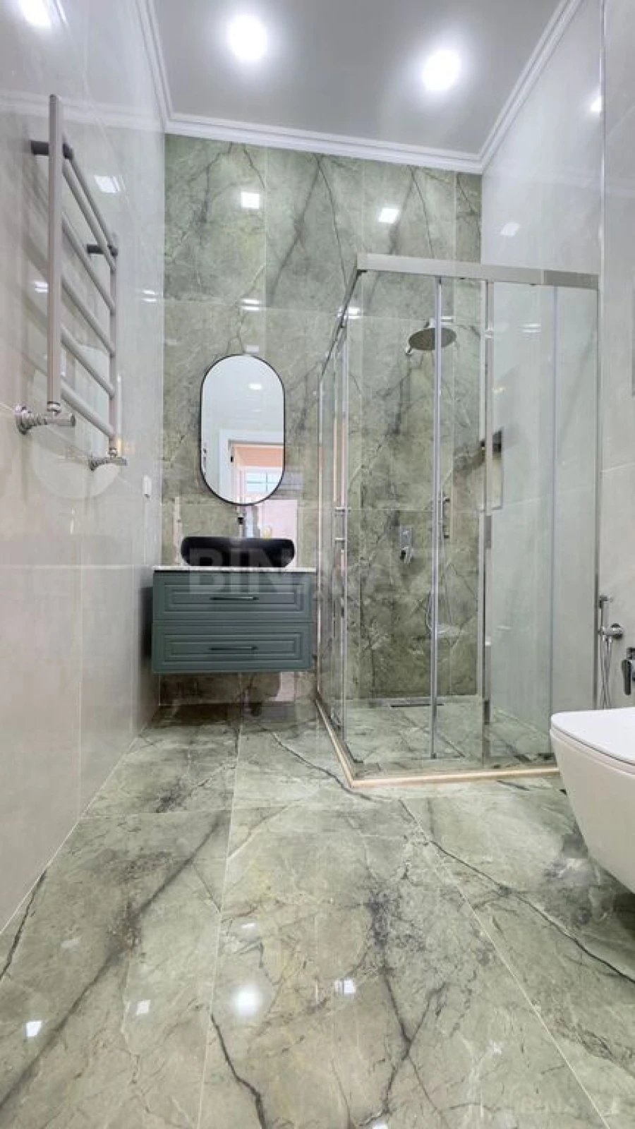 Satılır 6 otaqlı həyət evi 300 m²