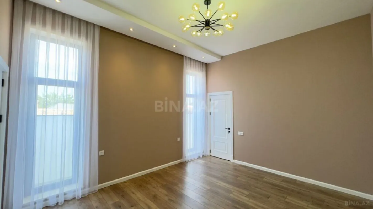 Satılır 6 otaqlı həyət evi 300 m²