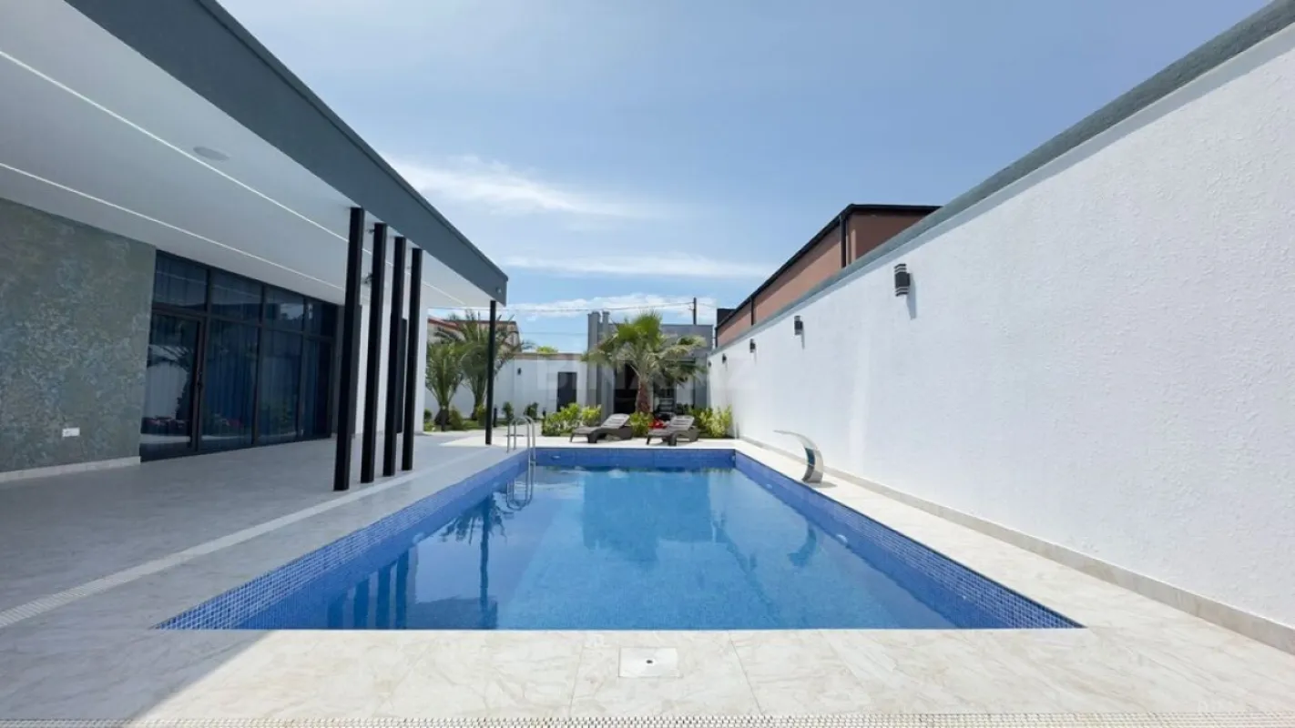 Satılır 6 otaqlı həyət evi 300 m²