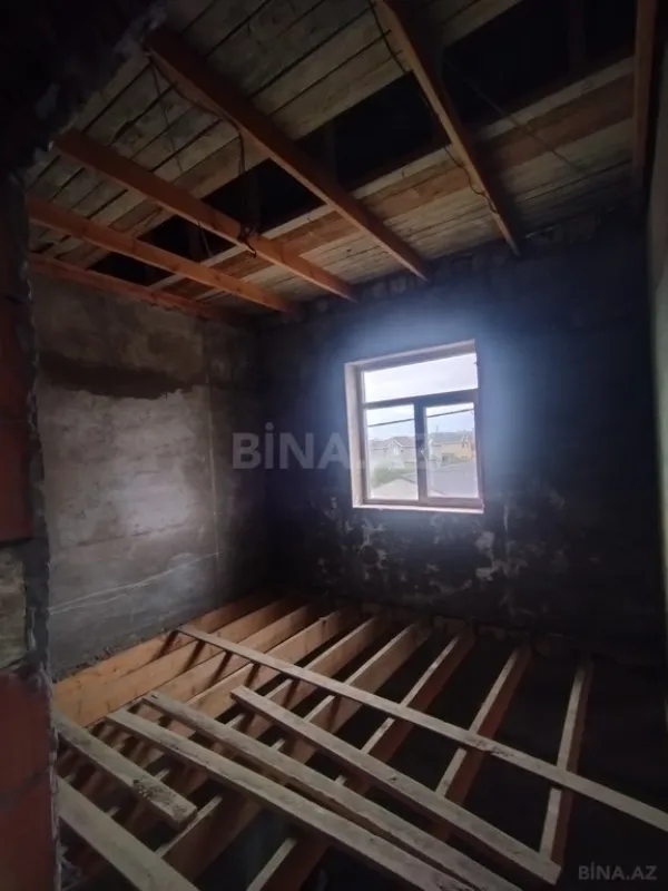 Satılır 8 otaqlı həyət evi 220 m²