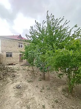 Satılır 8 otaqlı həyət evi 220 m²