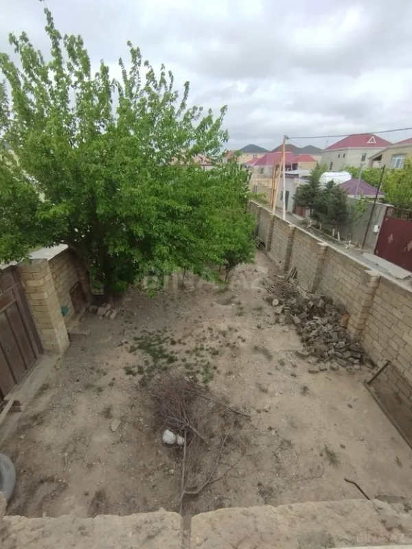 Satılır 8 otaqlı həyət evi 220 m²