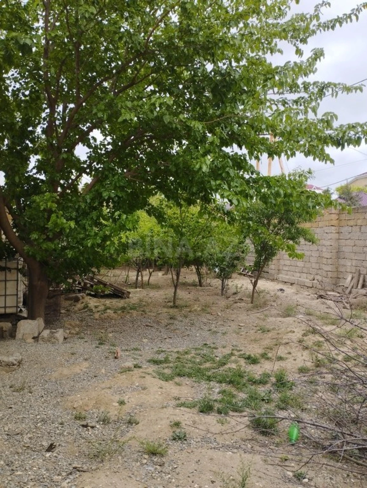 Satılır 8 otaqlı həyət evi 220 m²