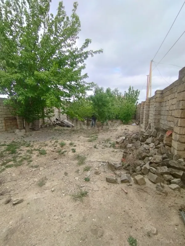 Satılır 8 otaqlı həyət evi 220 m²