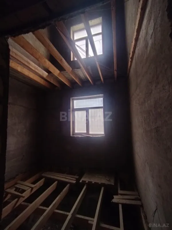 Satılır 8 otaqlı həyət evi 220 m²