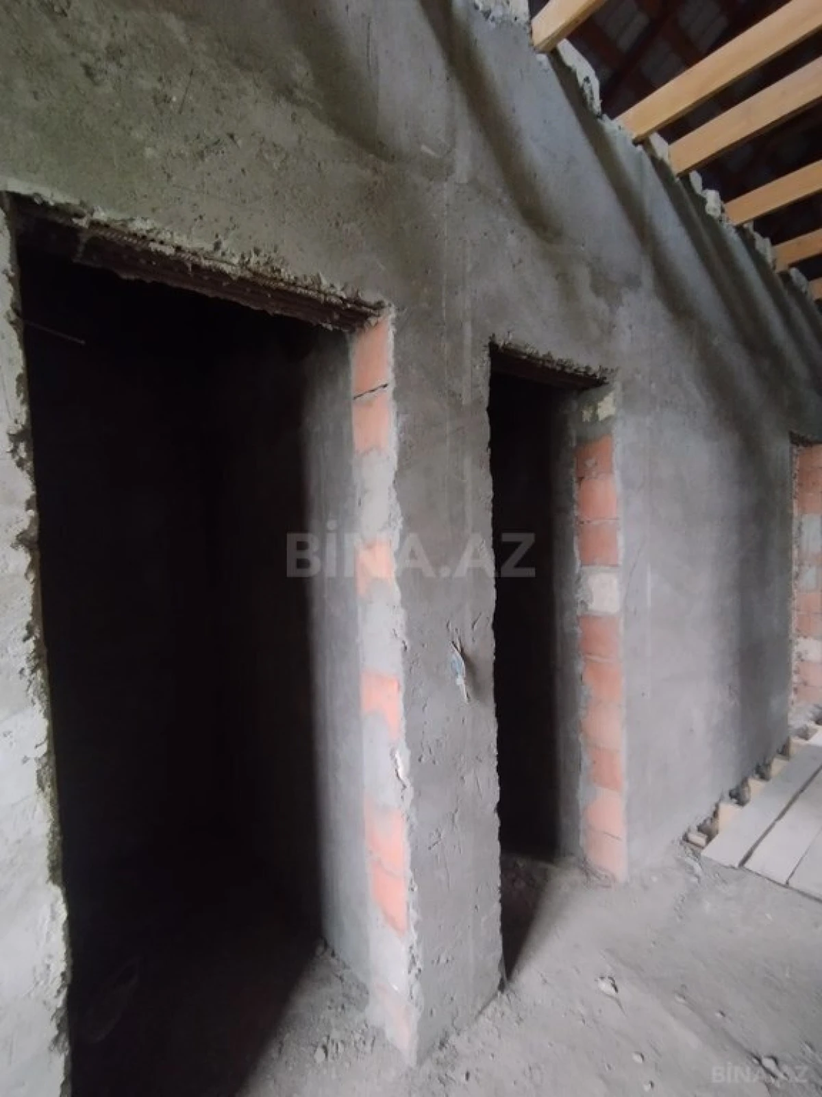 Satılır 8 otaqlı həyət evi 220 m²