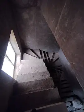 Satılır 8 otaqlı həyət evi 220 m²