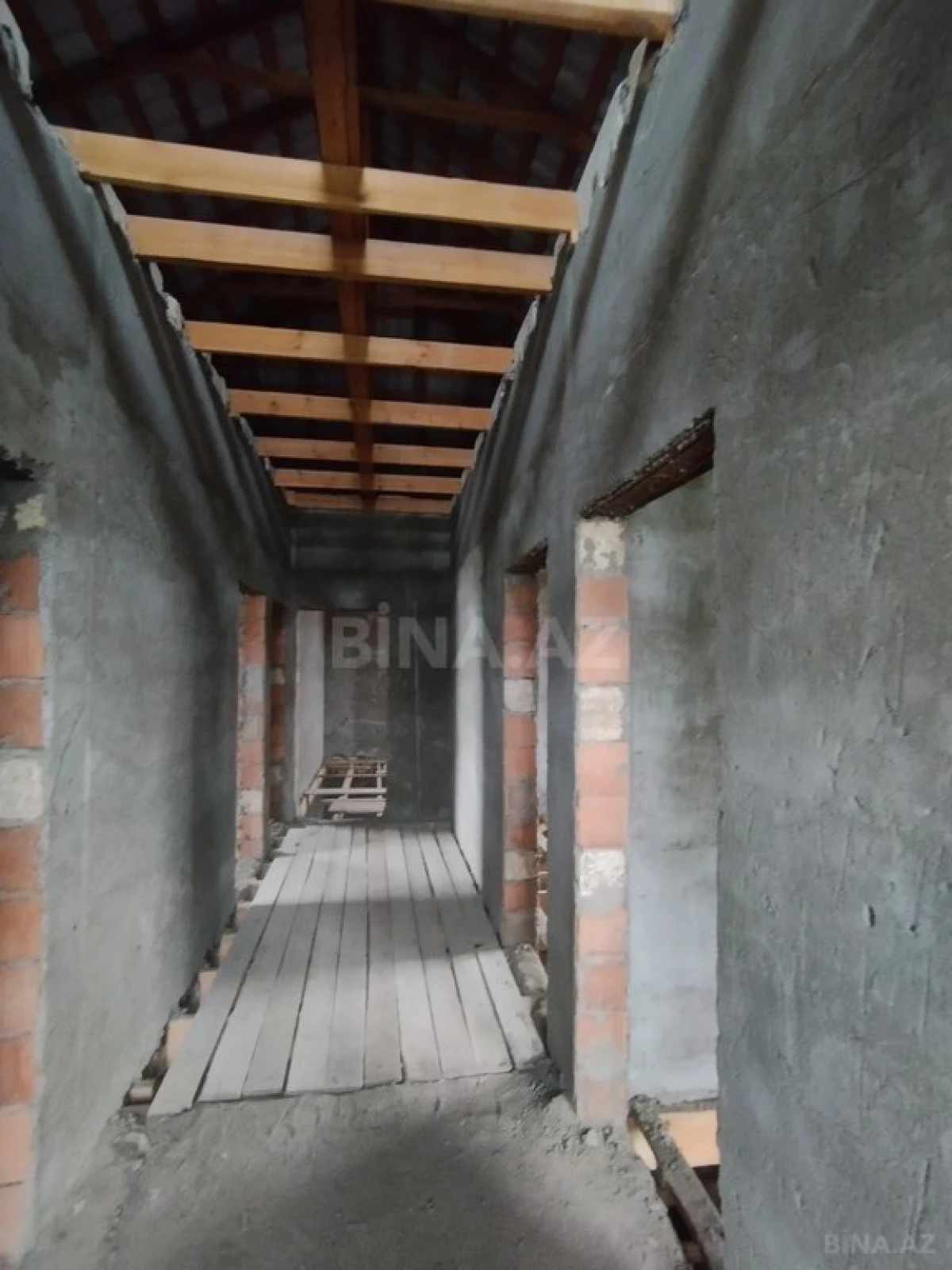 Satılır 8 otaqlı həyət evi 220 m²