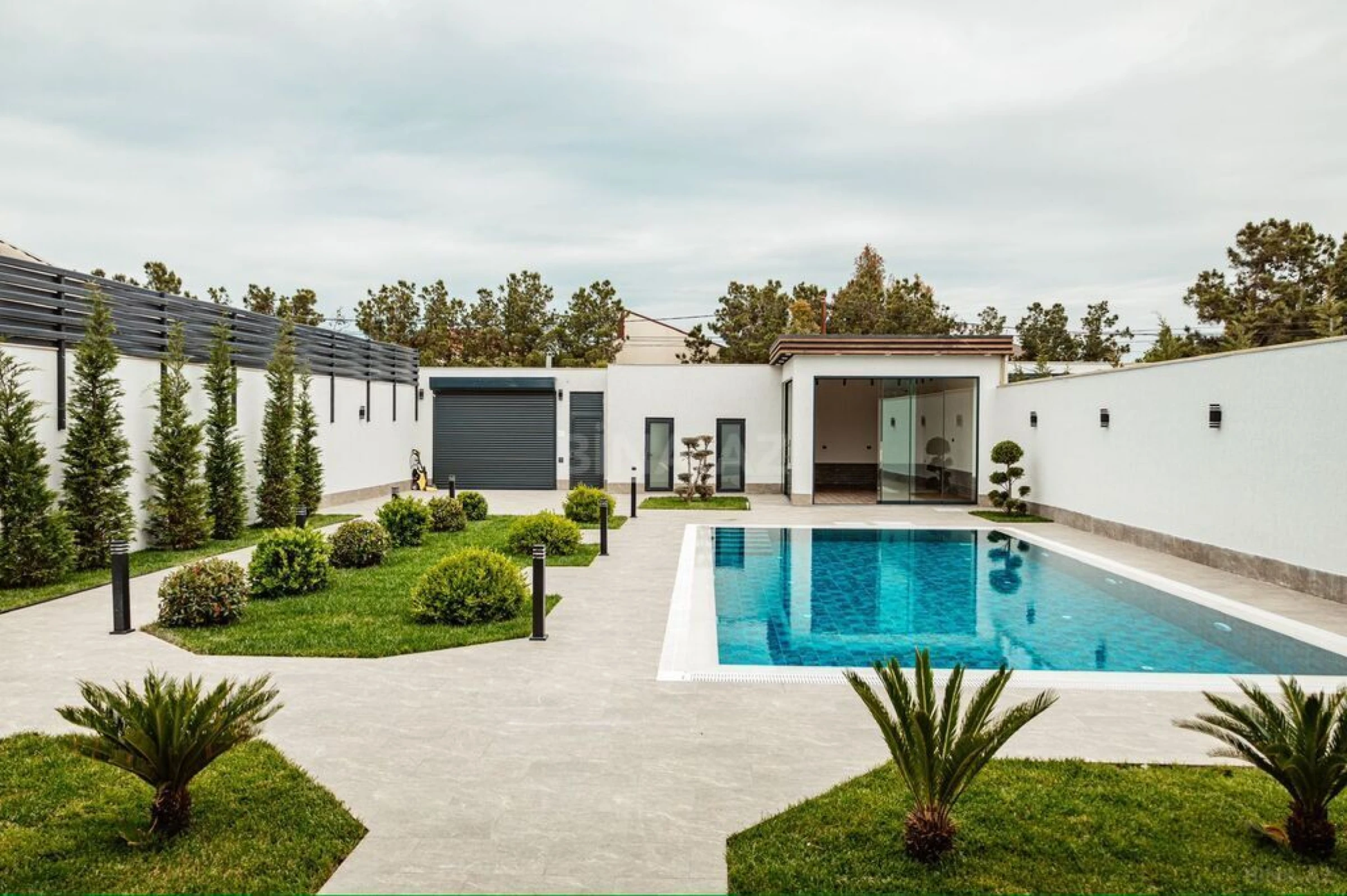 Satılır 6 otaqlı həyət evi 400 m²