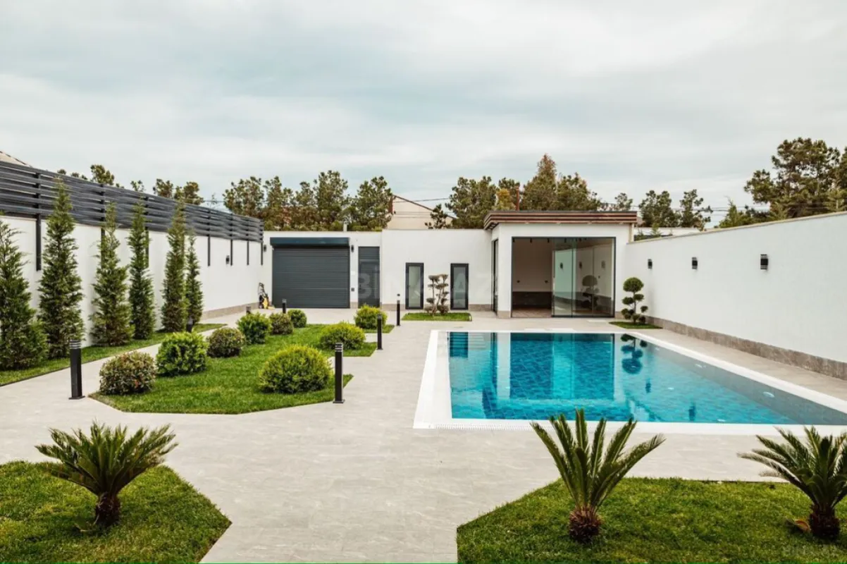Satılır 6 otaqlı həyət evi 400 m²