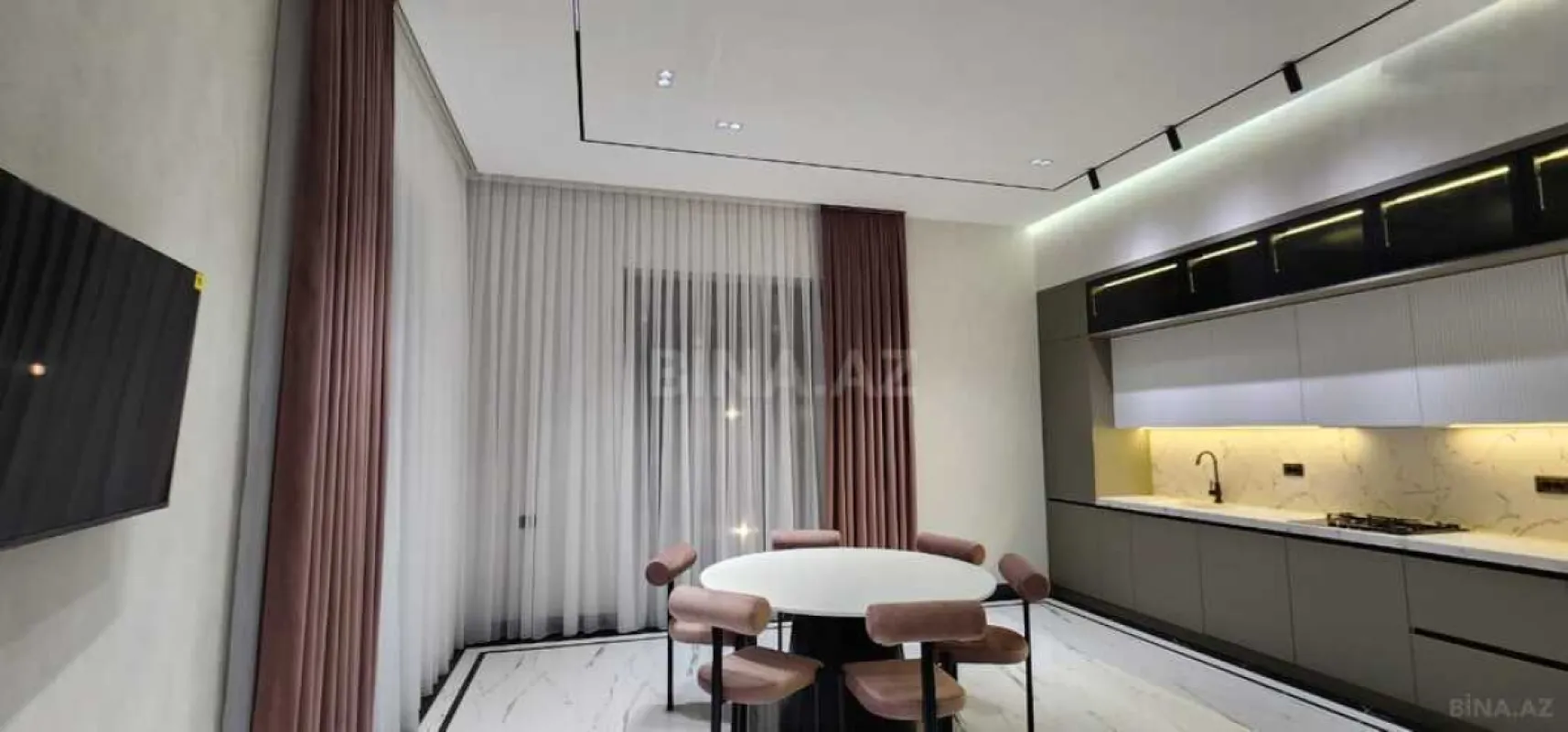 Satılır 6 otaqlı həyət evi 400 m²