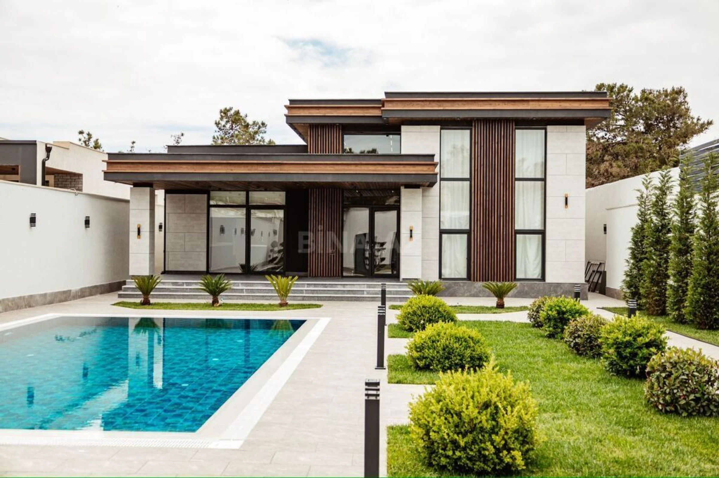 Satılır 6 otaqlı həyət evi 400 m²