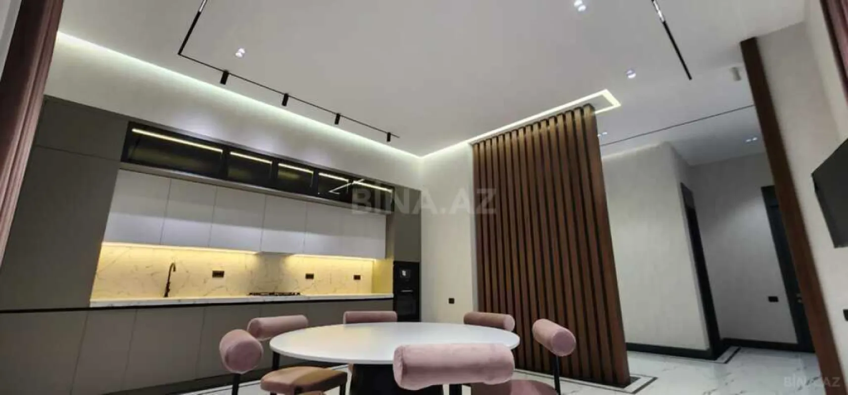 Satılır 6 otaqlı həyət evi 400 m²