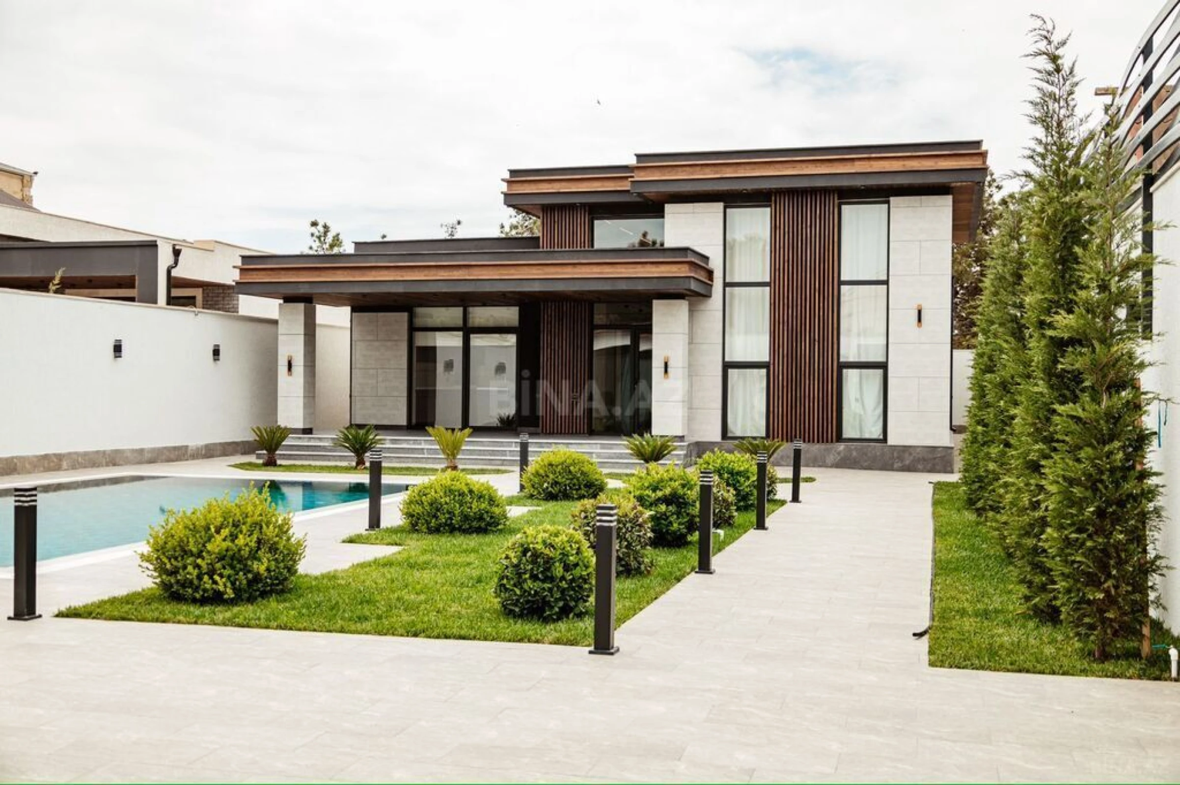 Satılır 6 otaqlı həyət evi 400 m²