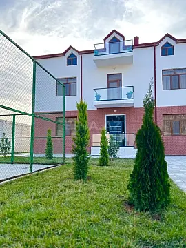 Satılır 8 otaqlı həyət evi 620 m²