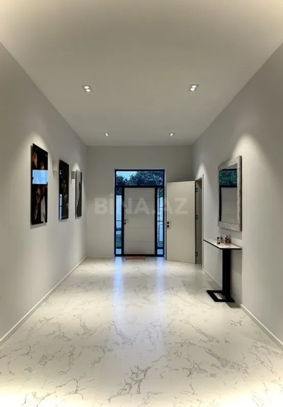 Satılır 8 otaqlı həyət evi 620 m²