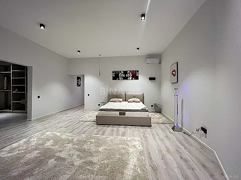 Satılır 8 otaqlı həyət evi 620 m²