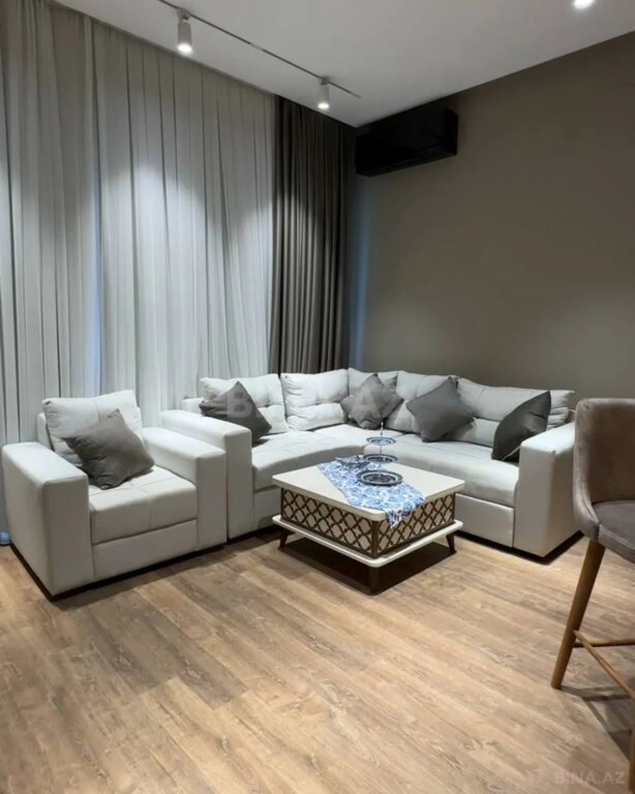 Satılır 2 otaqlı mənzil 80 m²