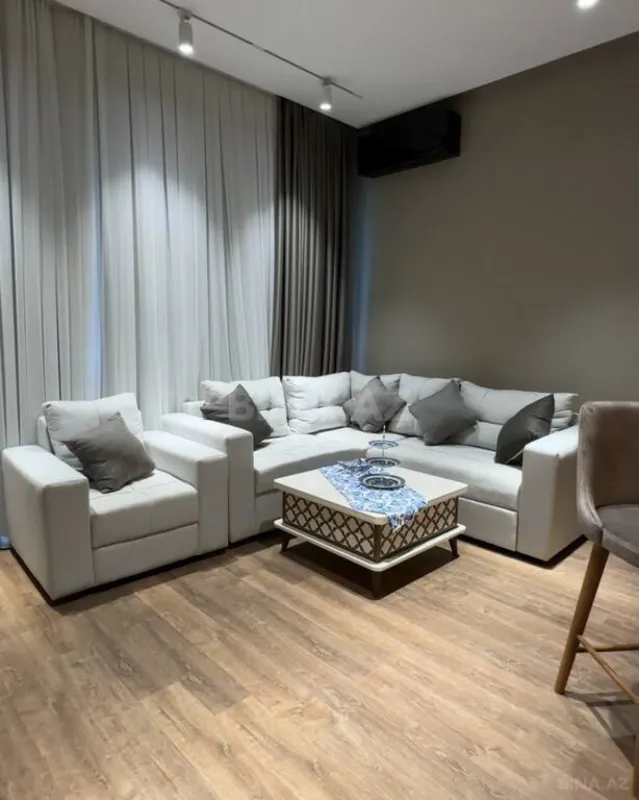 Satılır 2 otaqlı mənzil 80 m²