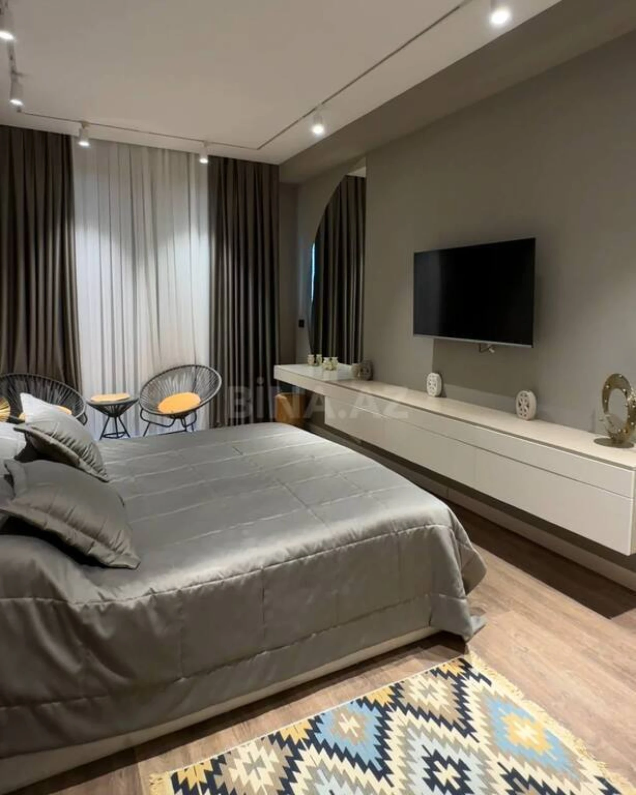 Satılır 2 otaqlı mənzil 80 m²