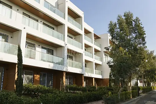 Satılır 2 otaqlı mənzil 80 m²
