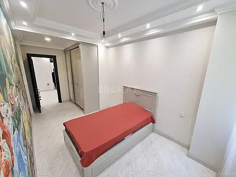 Satılır 4 otaqlı mənzil 180 m²