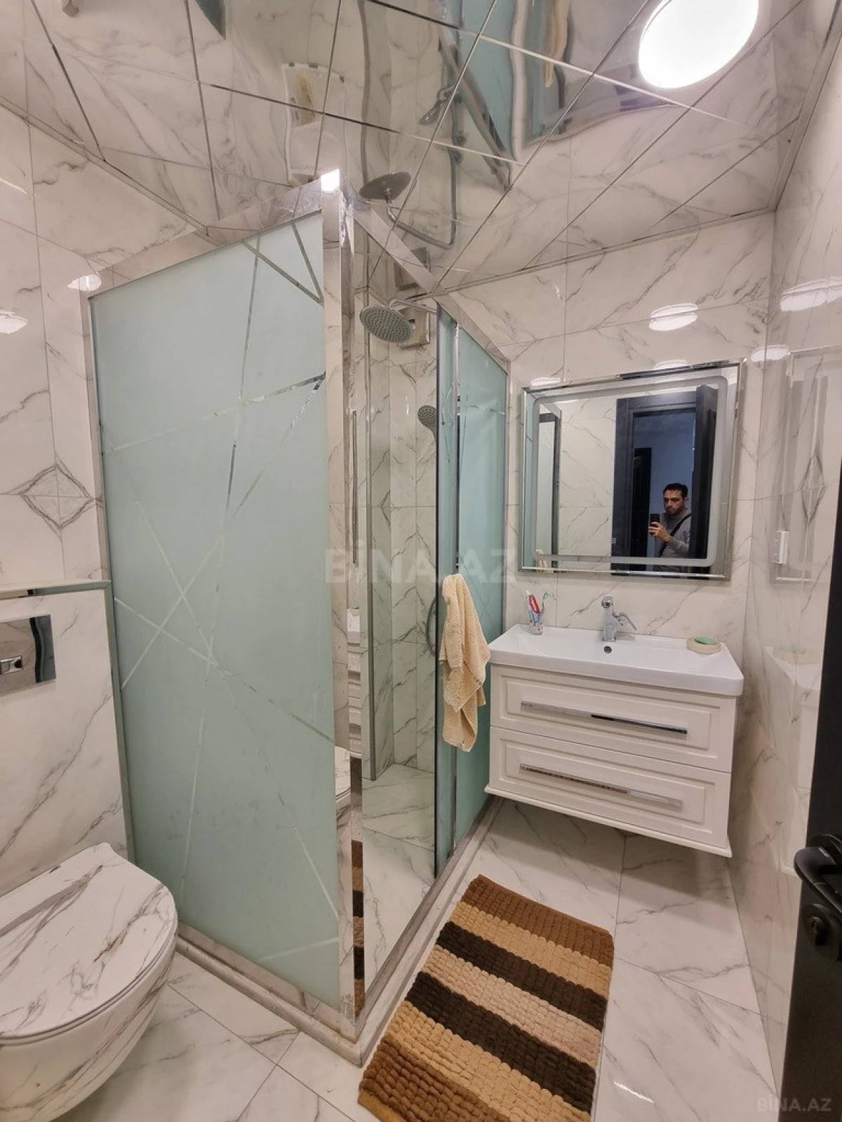 Satılır 4 otaqlı mənzil 180 m²