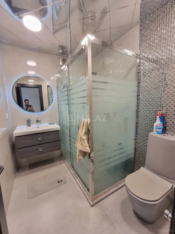 Satılır 4 otaqlı mənzil 180 m²