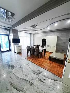 Satılır 6 otaqlı mənzil 433 m²