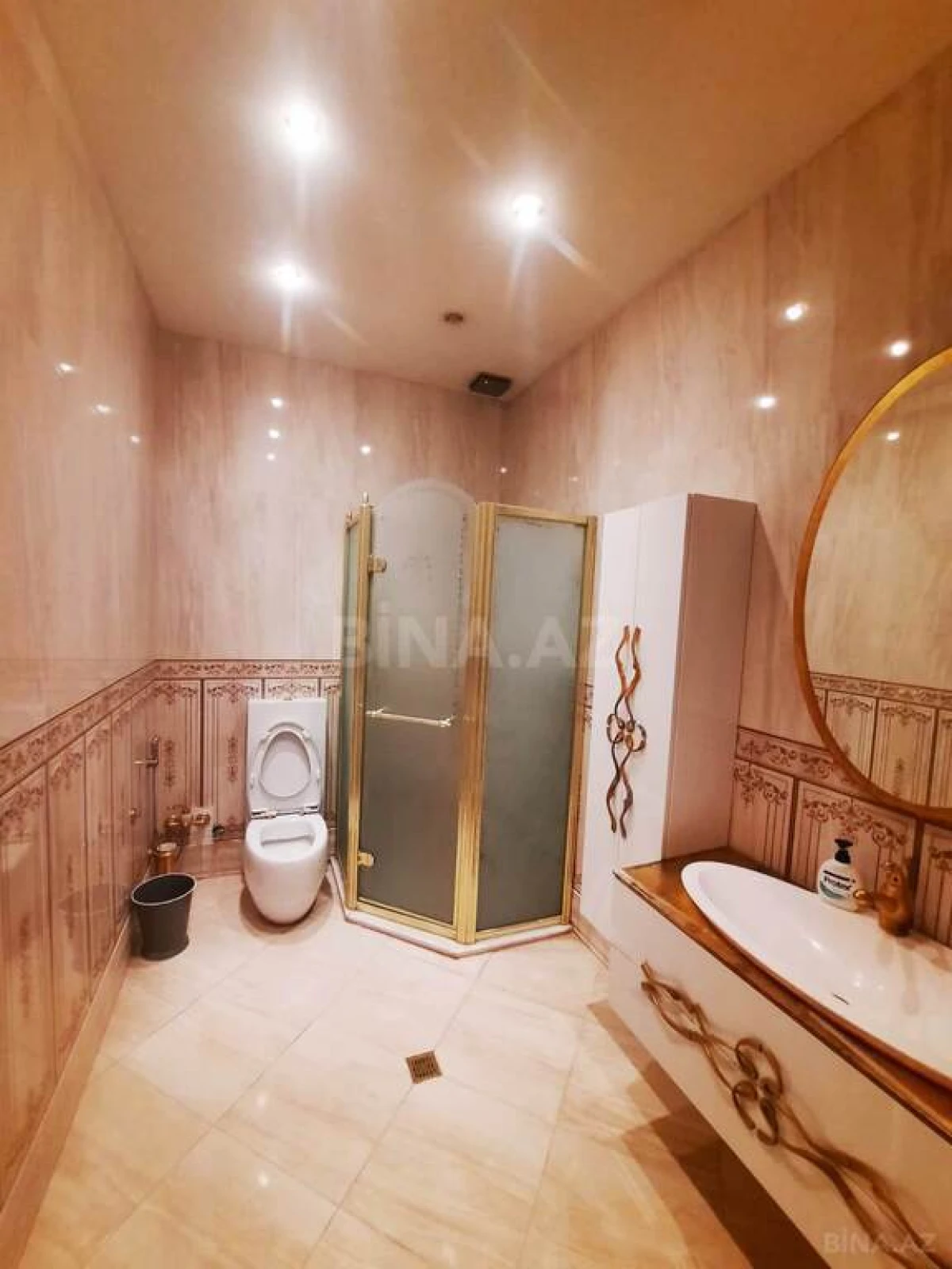 Satılır 6 otaqlı mənzil 433 m²